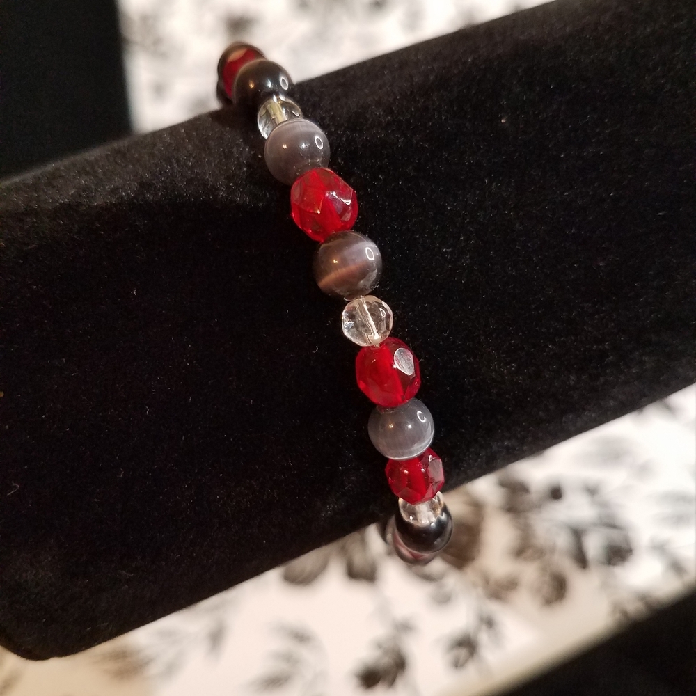 Gray red bracelet  jr16